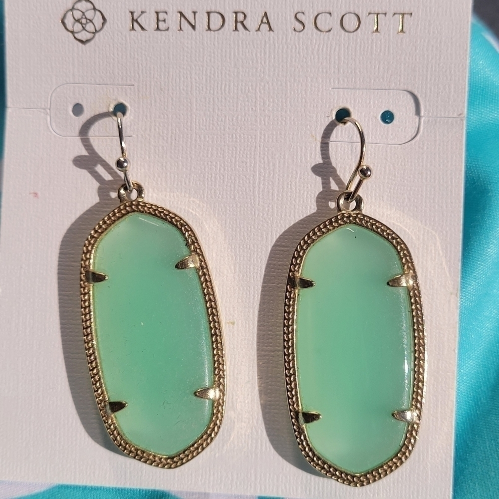 Kendra Scott Elle Chalcedony Green Gold Small Drop Earrings NWOT - Picture 2 of 5